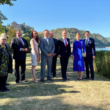 Gruppenfoto vor Burg Rheinfels