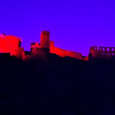 Das Lichtkunstfestival rheinleuchten kehrt zurück! Burg Rheinfels beleuchtet